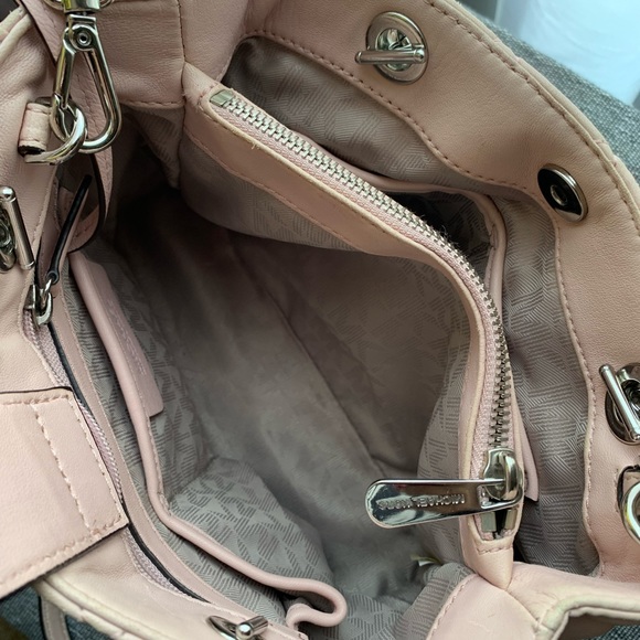 Michael Kors Shoulder Crossbody Bag Size 8L x 10W x 5D - Picture 10 of 17